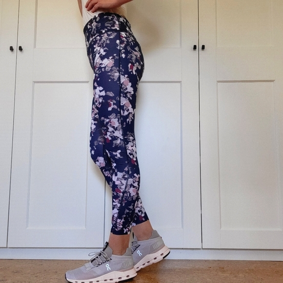 Athleta High Rise Challenge Bloom 7/8 Tights Midnight Madness Size S #385448 - Picture 4 of 12